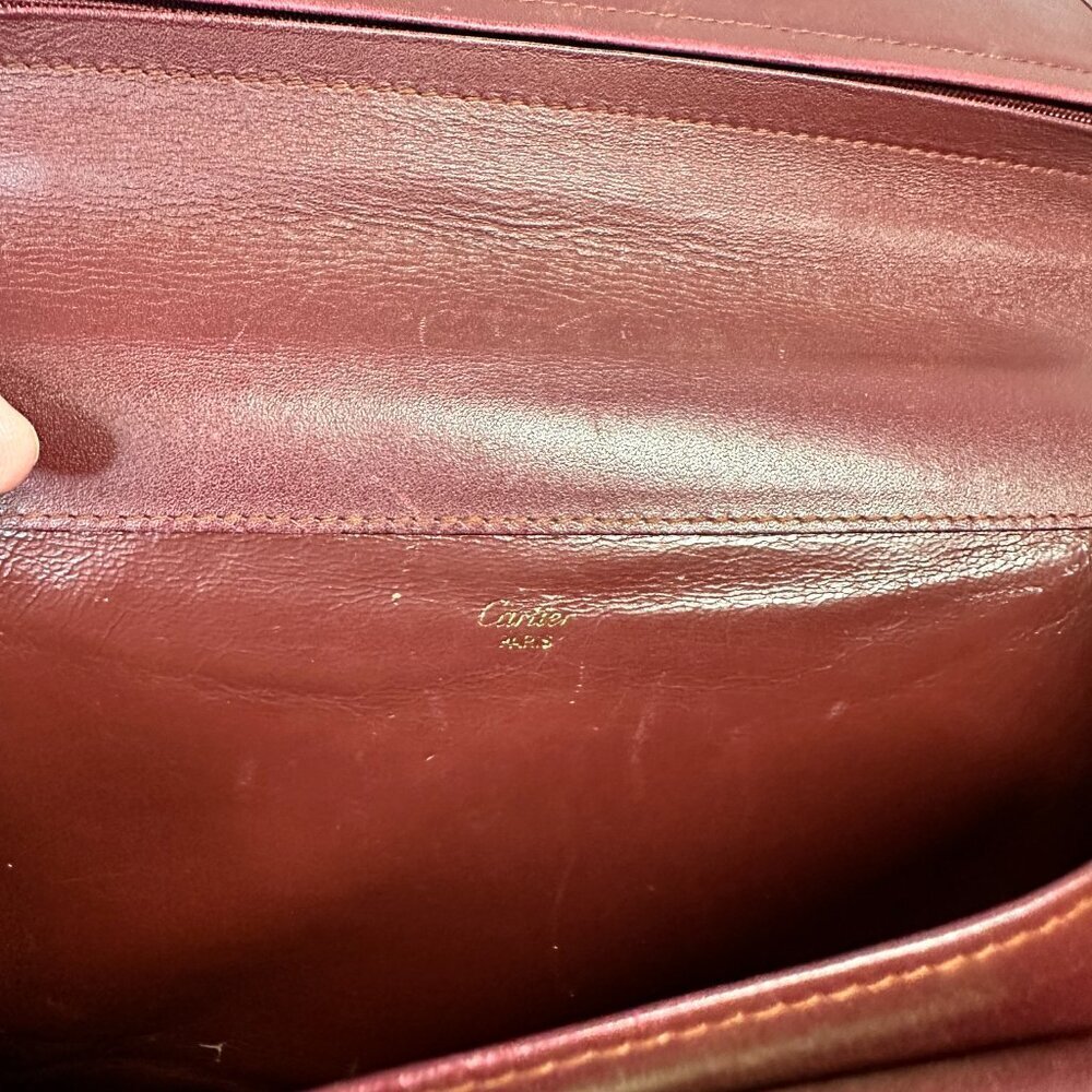 ✨ VINTAGE CARTIER CLUTCH BAG - RED BORDEAUX BURGUNDY LEATHER W/ GOLD HARDWARE ✨ - Picture 6 of 13